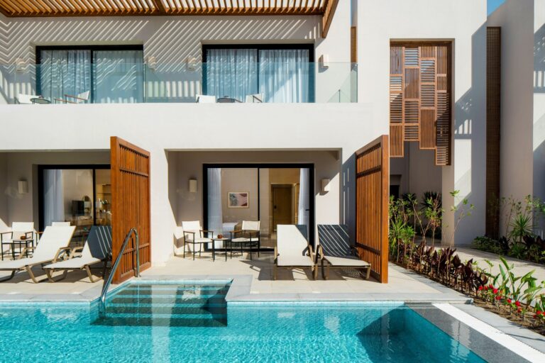 Swim-up pokoje: Největší hit moderní dovolené. Stojí za to?